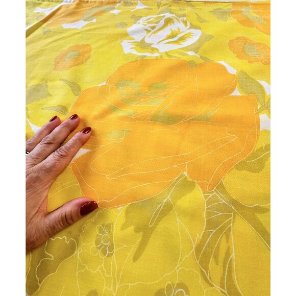 Vintage 1970s pillowcase, oversized yellow and orange flowers, groovy, single - Picture 7 of 9